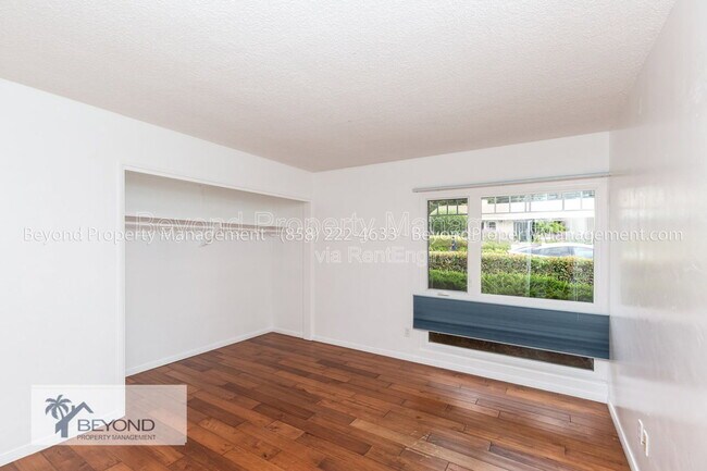 Building Photo - 6536 Avenida Manana