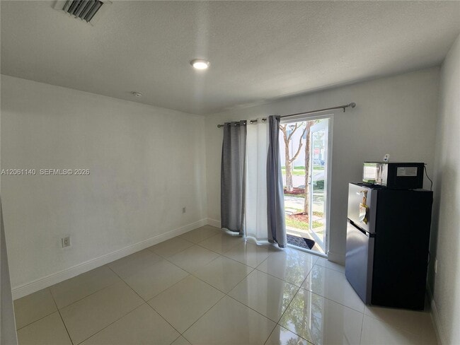 Building Photo - 14382 SW 258th Ln