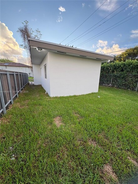 Building Photo - 10020 SW 171st St