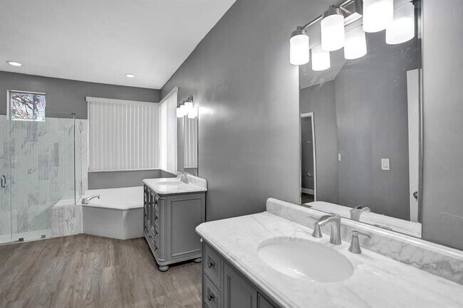 Building Photo - 11032 Boston Dr