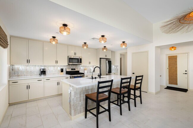 Building Photo - 12613 Sylvanus Dr