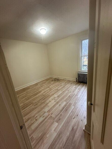 Building Photo - 24 Carey St