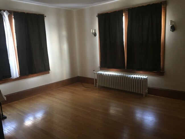 Building Photo - 68 Ascutney St