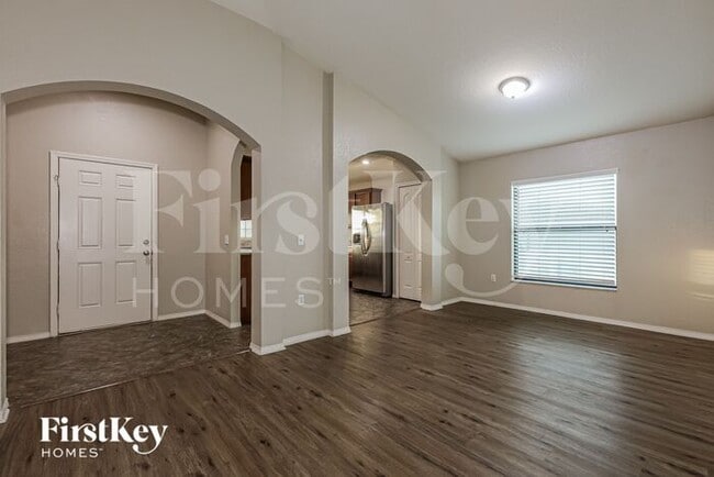 Building Photo - 3445 Longview Ln