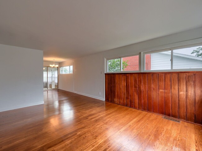 Building Photo - 3 Bedroom Single Family Home in Camp Hill