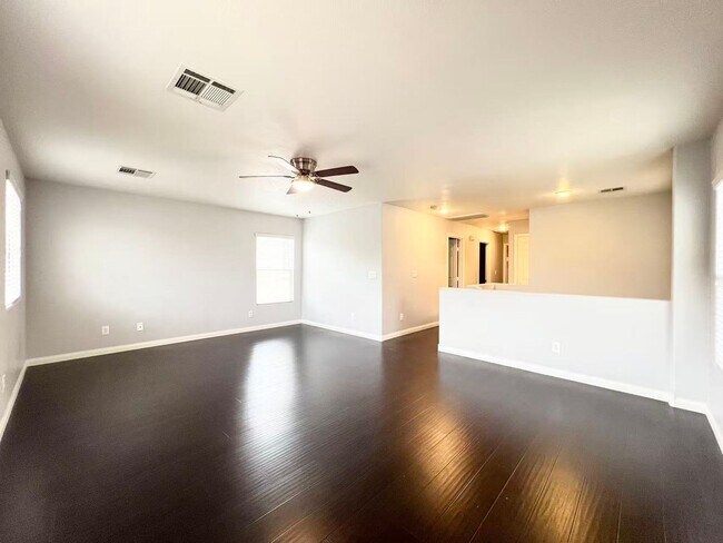 Building Photo - Nice 2 story house