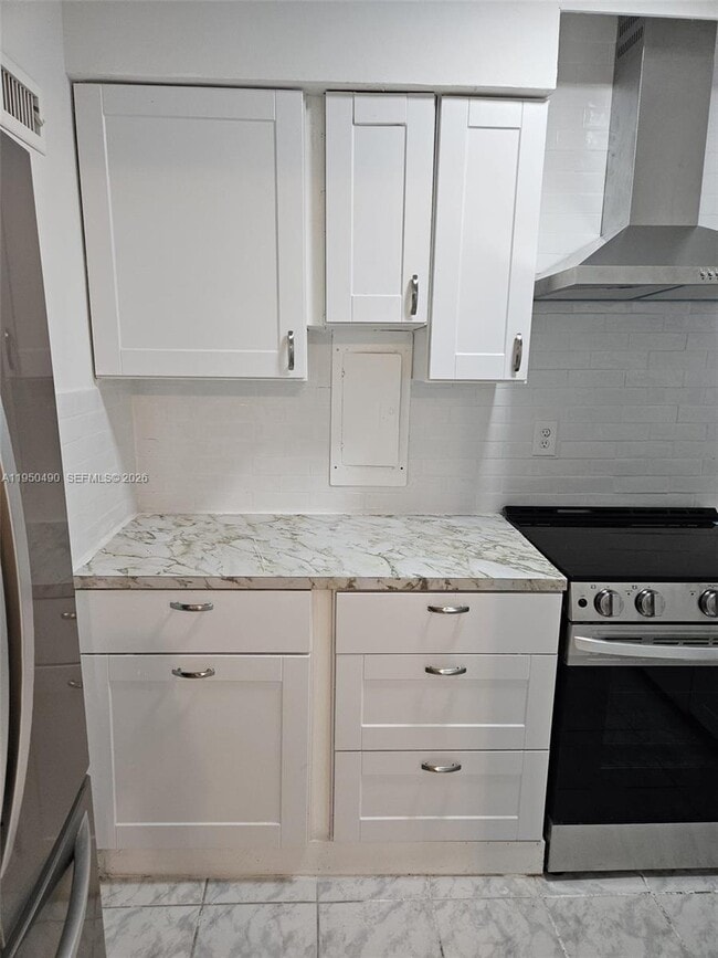 Building Photo - 5660 SW 78th St