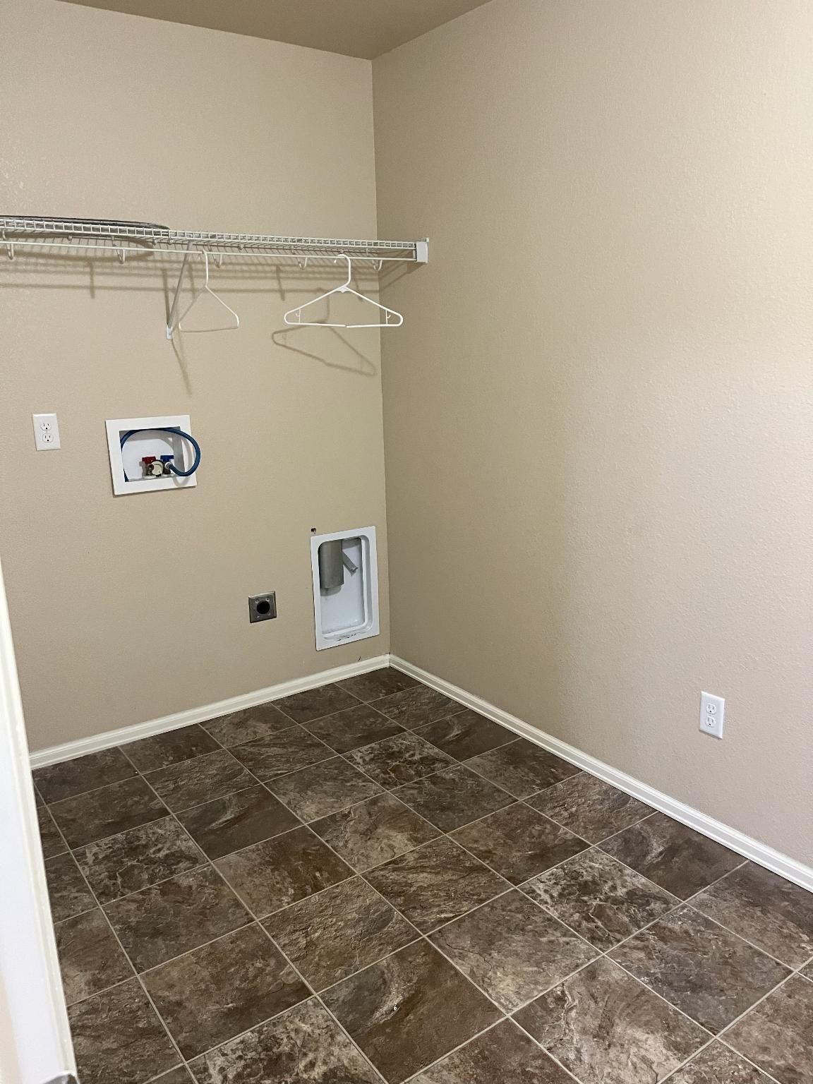 Large Laundry room - 3070 Harpy Grove