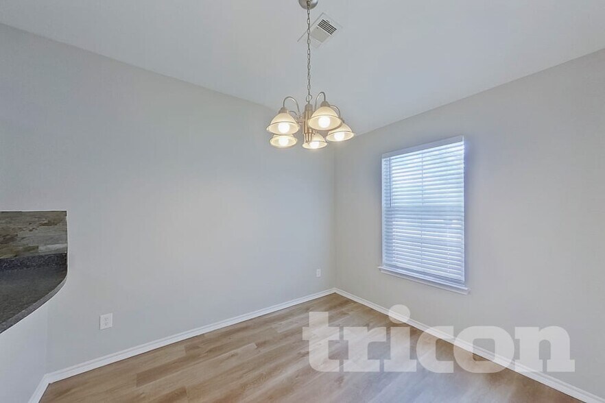 Building Photo - 396 Florence Dr