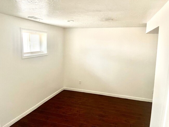 Building Photo - 3079 Lehman Ave