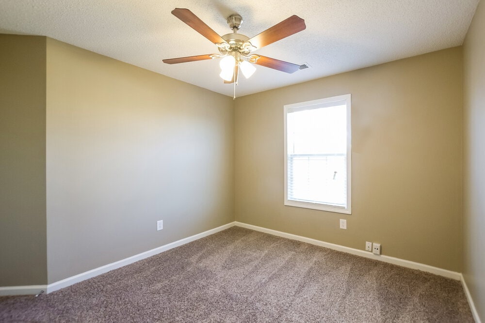 Building Photo - 240 Greystone Cir