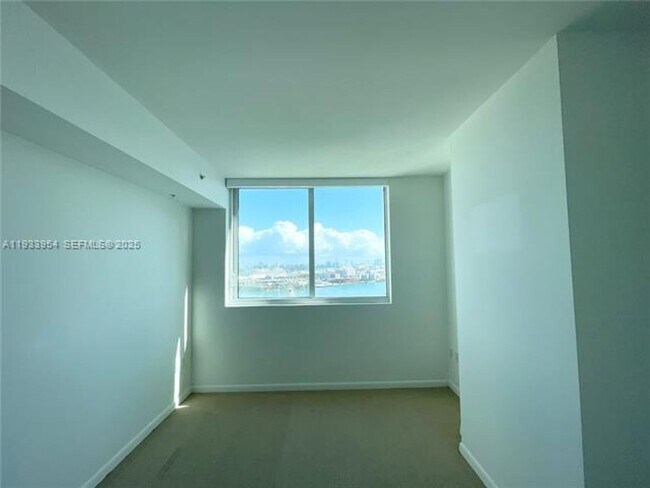 Building Photo - 253 NE 2nd St