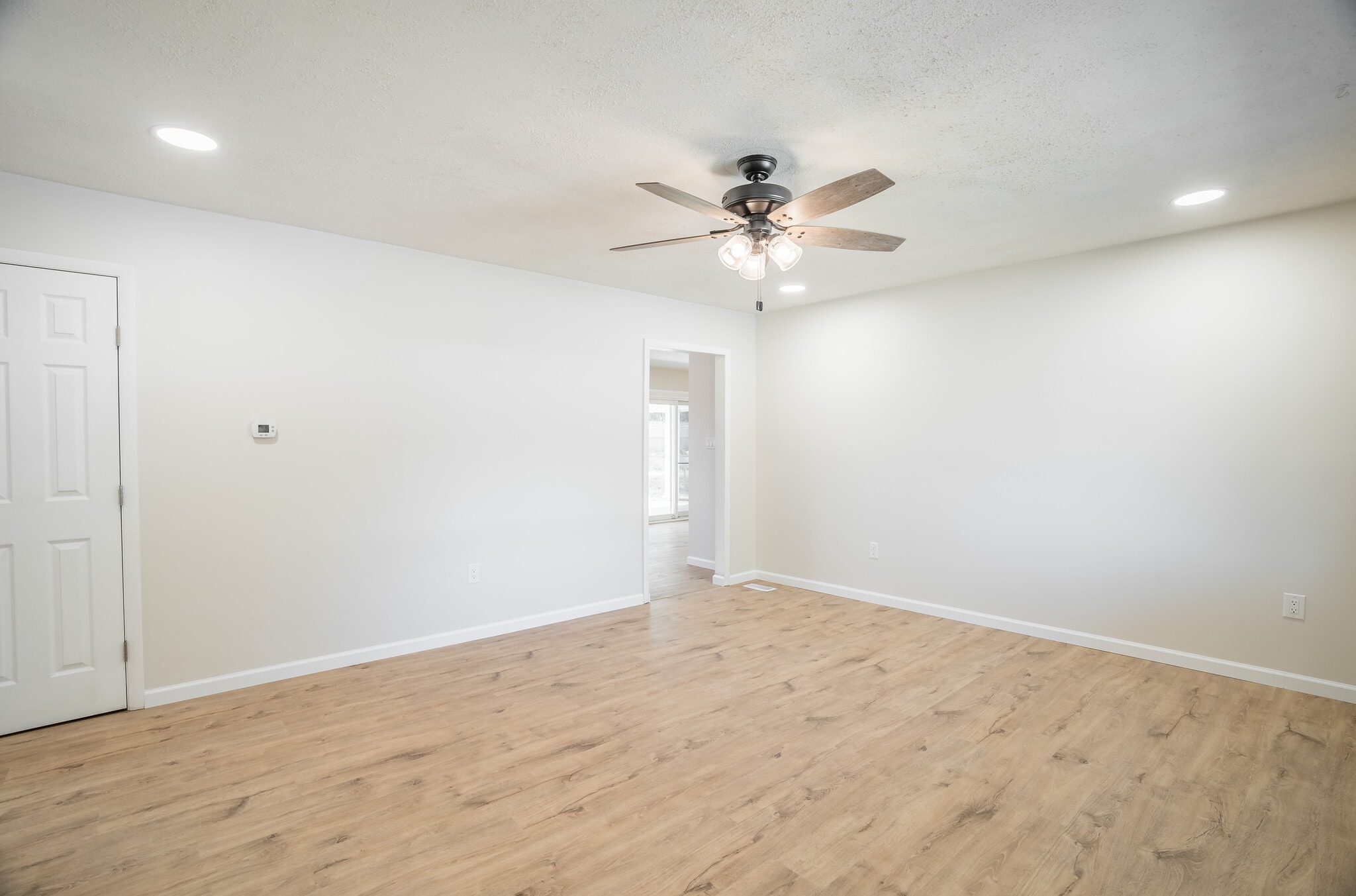 Building Photo - 405 Joellen Pl