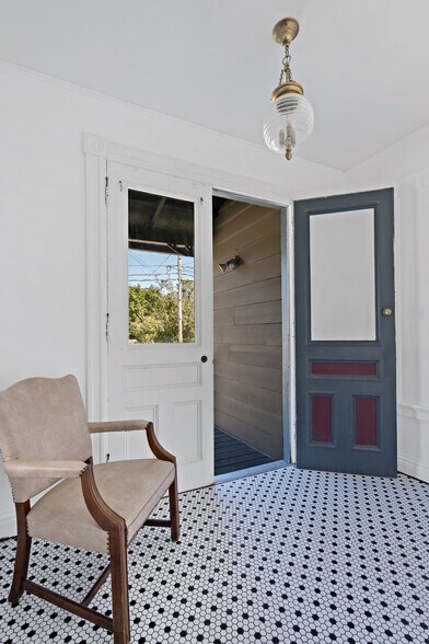 Building Photo - 4413 Albany Post Rd