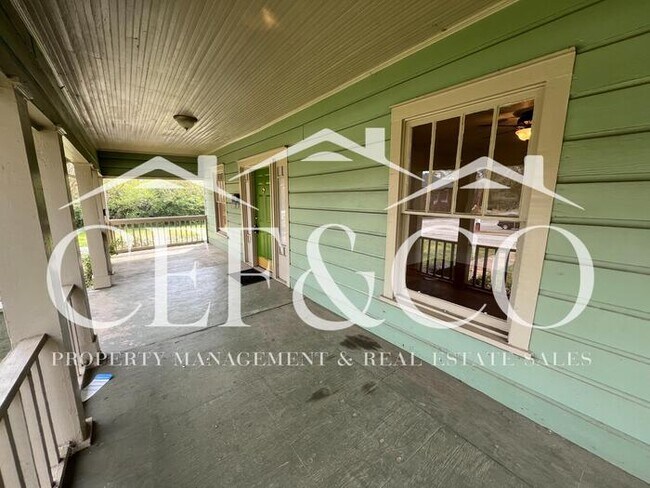 Building Photo - 2446 Wallace Ave