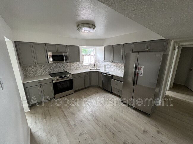Building Photo - 11620 Versailles Ave NE
