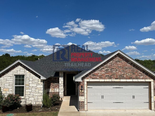 Primary Photo - Amazing 3 Bed 2 Bath Home in Gated Lakesid...
