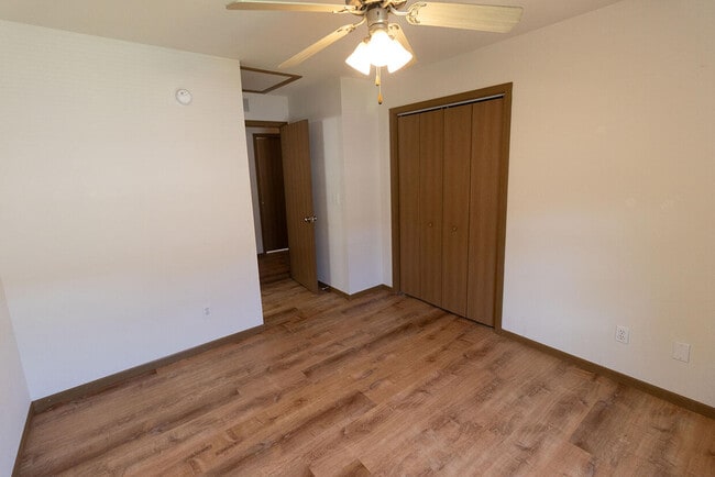 Building Photo - 5000 Derby Ridge Dr