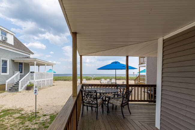 Building Photo - 2 Traynor St