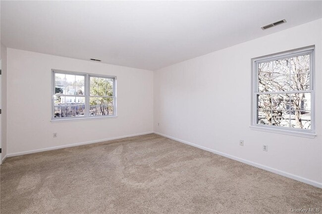 Building Photo - 41 N Moger Ave