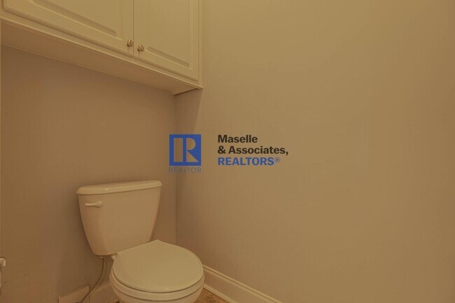 Building Photo - Beautiful 4 bedroom, 2 bathroom house in B...