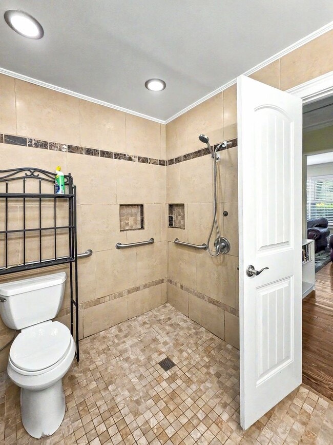 Building Photo - 2BR Home in West Midtown Near GA Tech and Shepherd Center! Furnished or Unfurnished.