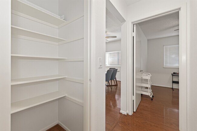 Building Photo - 1506 Apple Park Dr