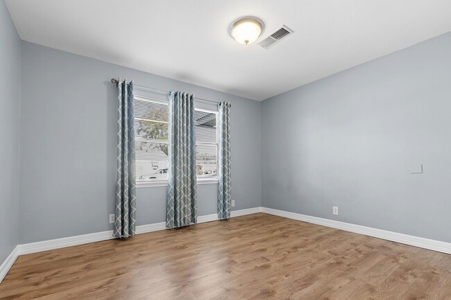 Building Photo - 1051 Ave A