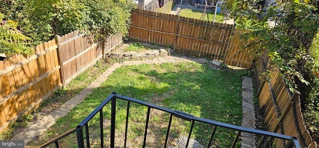 Building Photo - 1221 Poplar Grove St