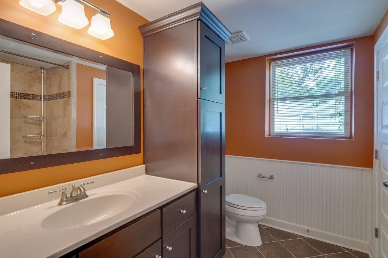 Building Photo - 6104 Nashua Ave