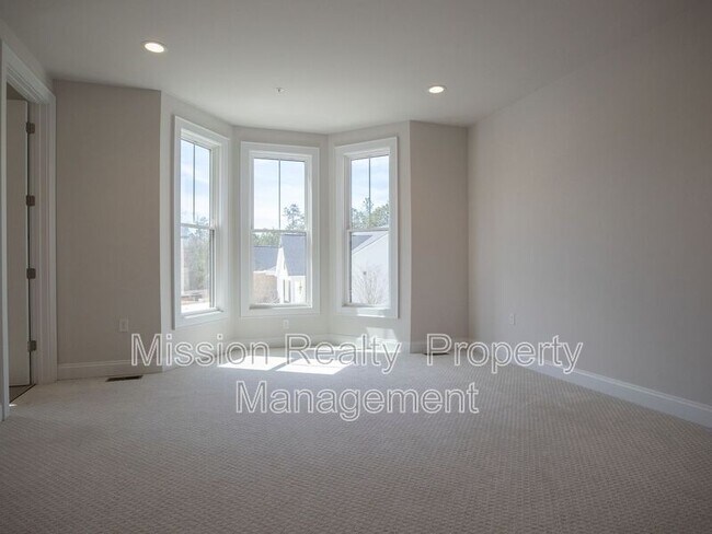 Building Photo - 1724 Old Brick Rd