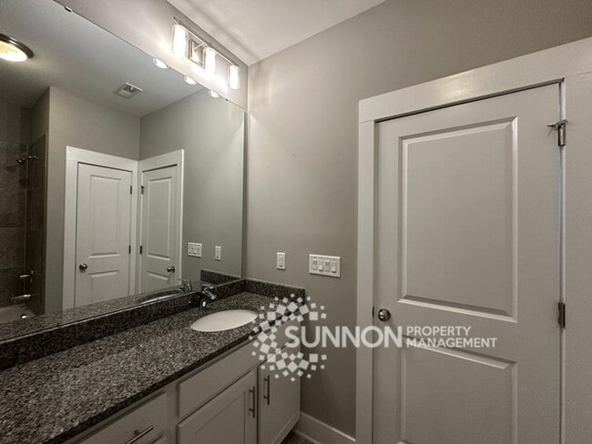 Building Photo - Beautiful 3-Story Townhome in the Heart of...