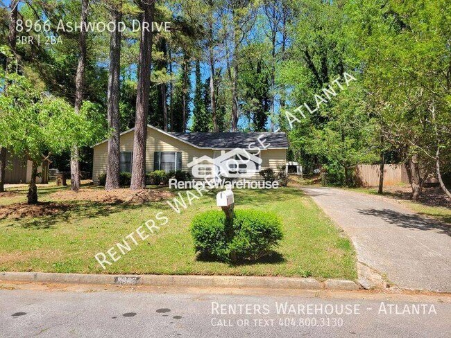 Building Photo - 3 Bedroom Ranch floorplan on wooded lot in...