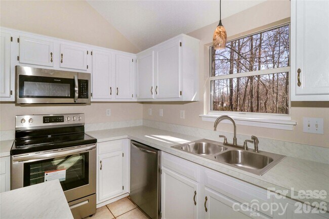 Building Photo - 729 Rebecca Jane Dr