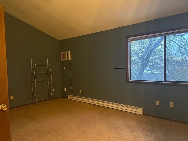 Building Photo - 3160 Eastwood Ct