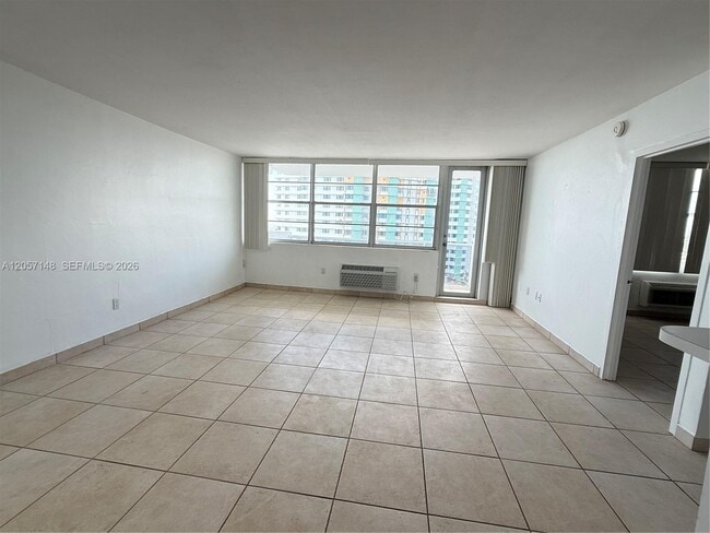 Building Photo - 5313 Collins Ave