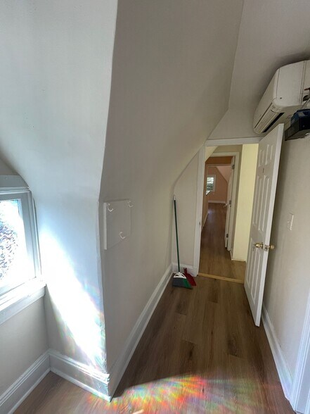 Building Photo - 3215 Summer St