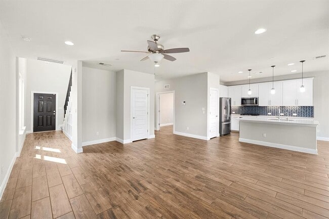 Building Photo - 19011 Pequenia Cove