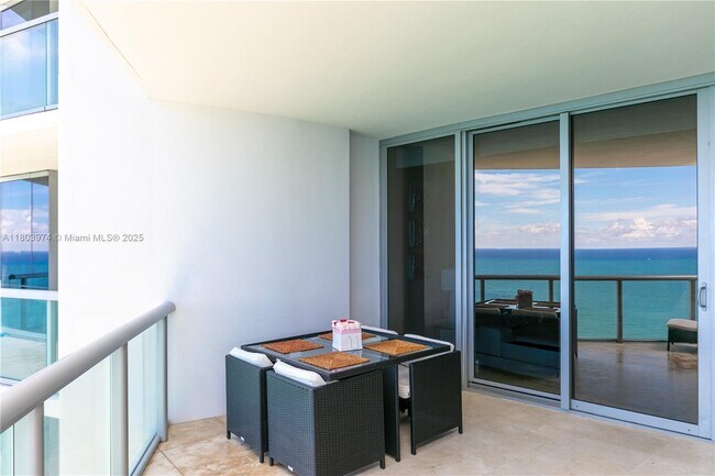 Building Photo - 17121 Collins Ave