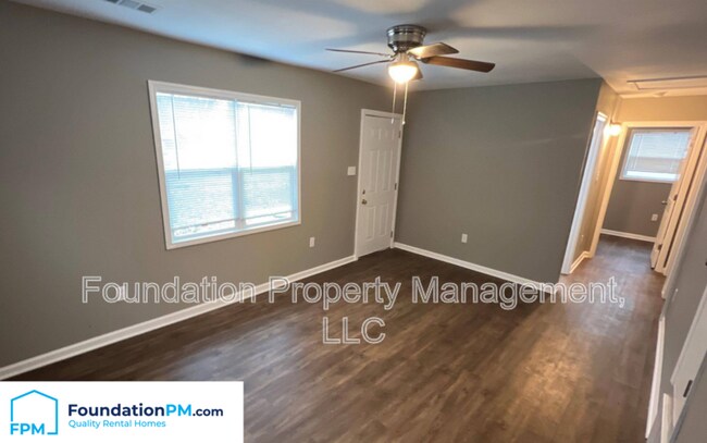 Building Photo - 998 Restbrook Ave