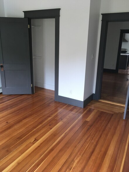 Building Photo - 135 Pool St