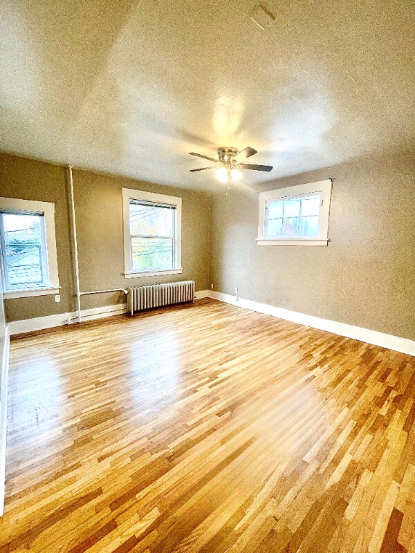 Building Photo - 901 N M St