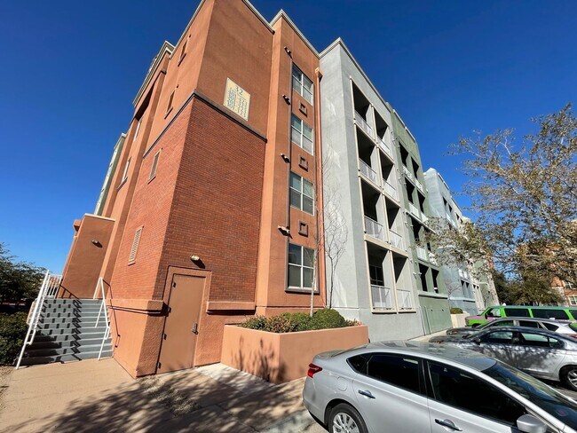 Building Photo - Coming Soon-2 Bedroom Unit in Manhattan Guard Gated Community!