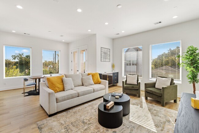 Building Photo - 1807 Lee St