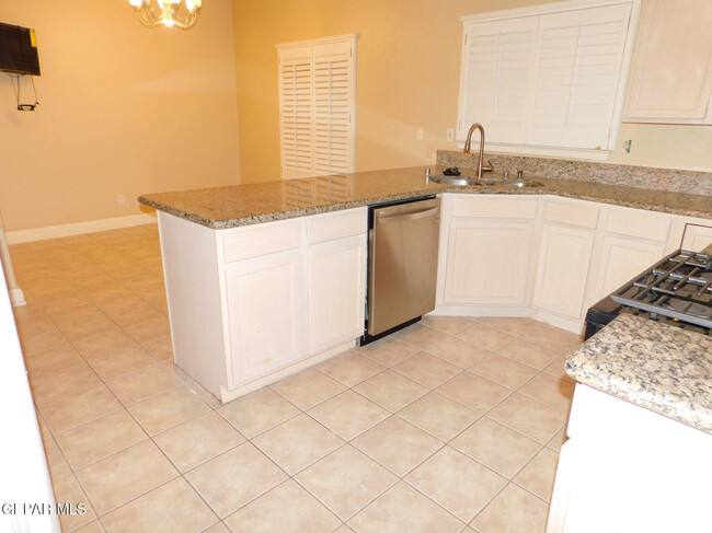 Building Photo - 917 Tecate Pl