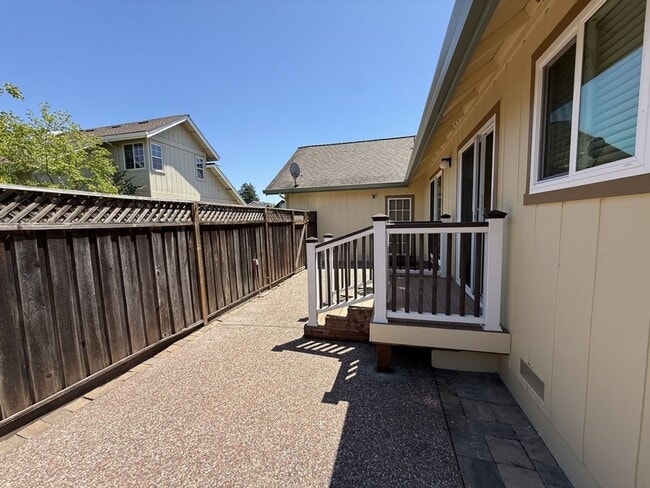 Building Photo - 1417 Dandelion Way