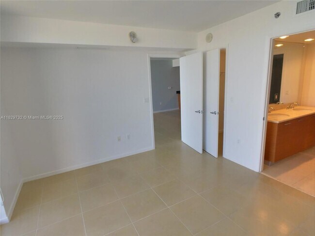 Building Photo - 50 Biscayne Blvd