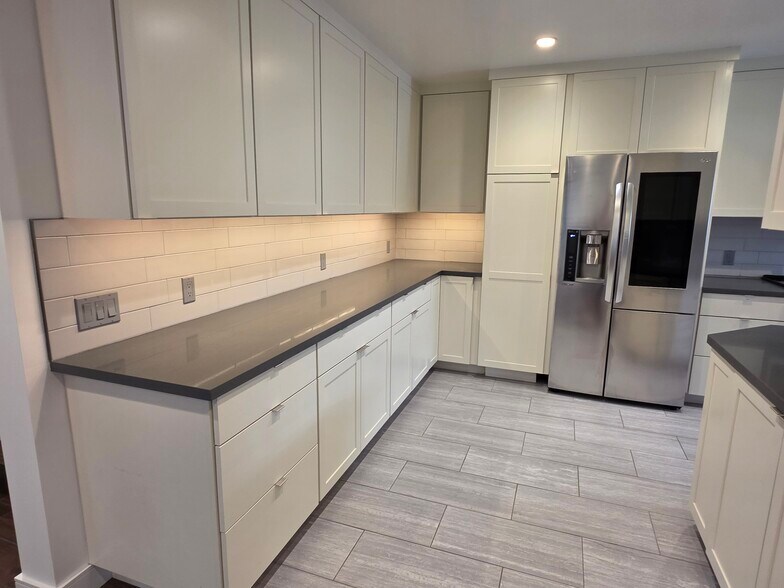 Building Photo - 8227 Redlands St