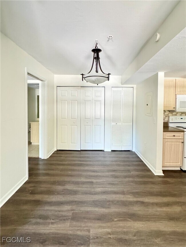 Building Photo - 1773 Four Mile Cove Pkwy