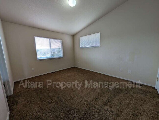 Building Photo - 4848 Iron Horse Villas Point